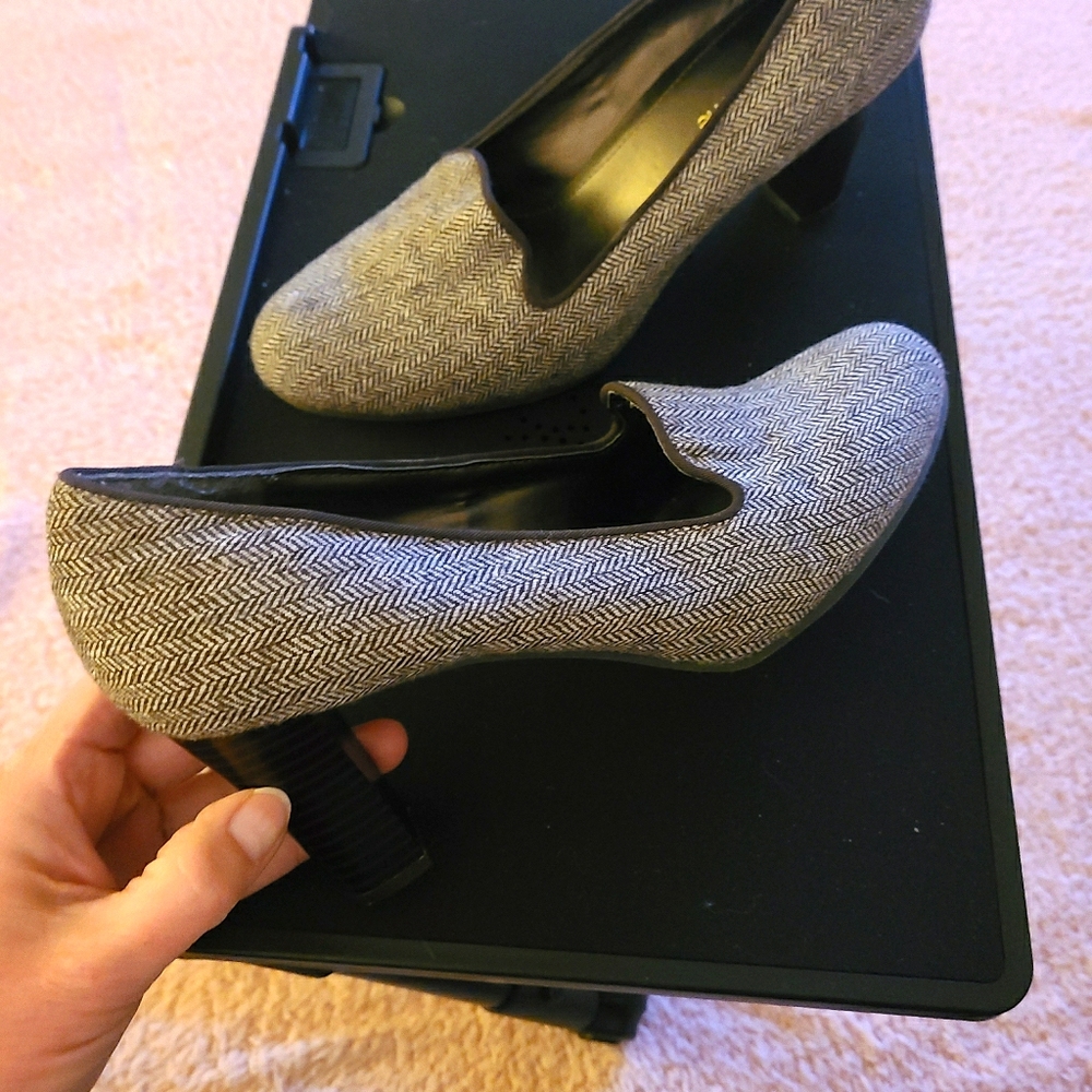 Liz Claiborne dress shoes, heels 9